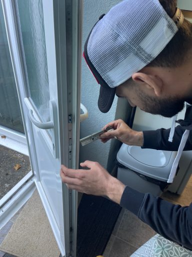 On the Job Experience with our Locksmith Training Course for Beginners